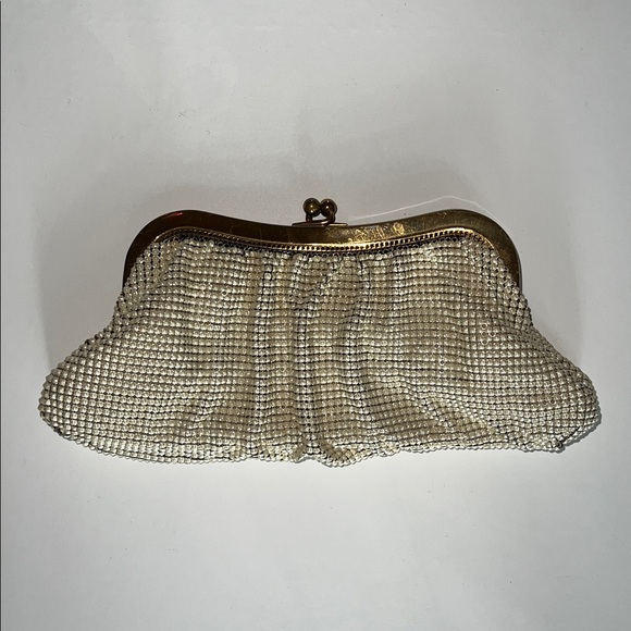 Vintage 1920s Whiting & Davis Metal Minaudière Mesh Chainmail Gold Clutch - Bag - Picture 8 of 8